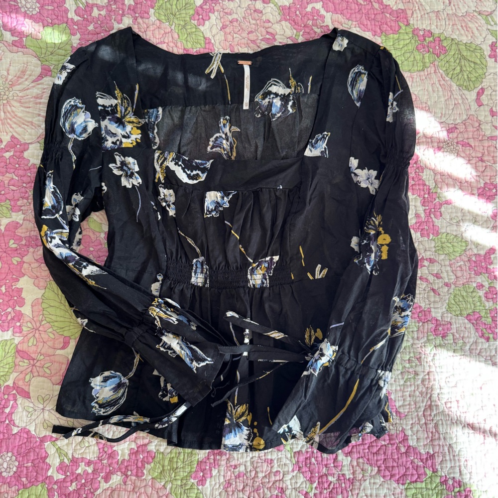 Free People Smocked Floral Black Blouse Square Neck Size XS - Picture 2 of 6